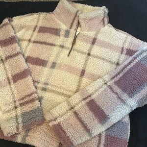 NWOT Medium thread and supply women’s fleece pullover